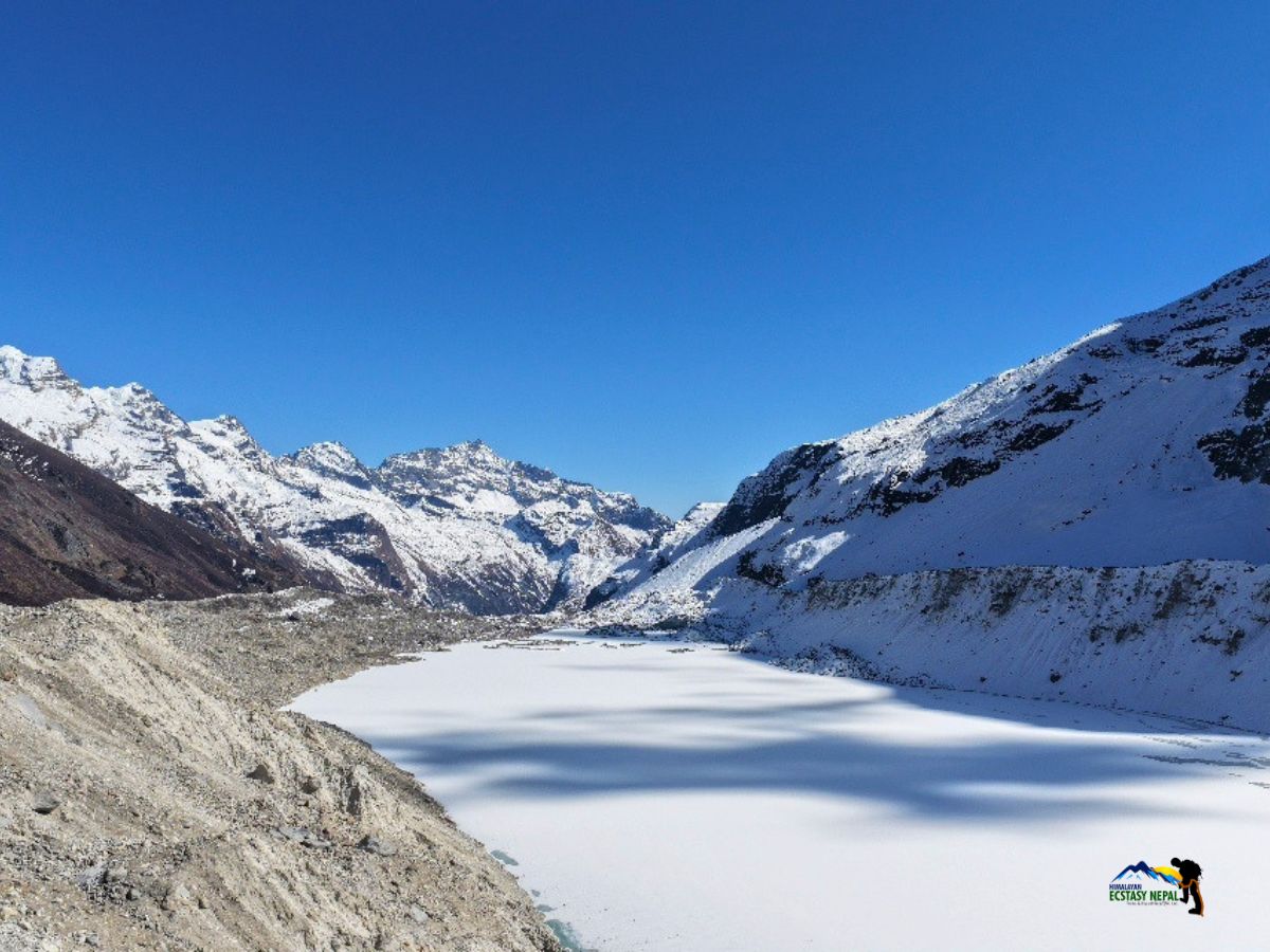 mountain views in makalu region