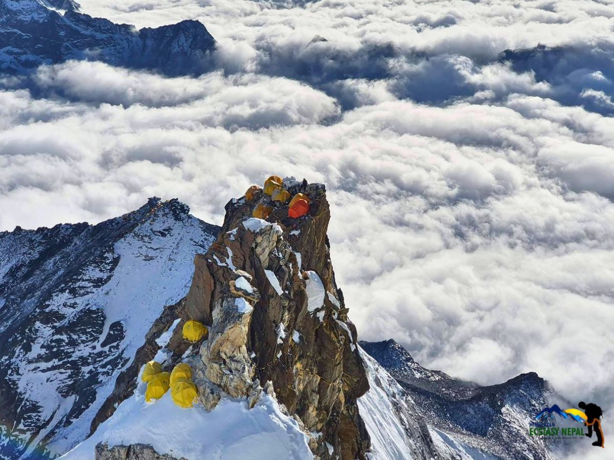 ama dablam camp 2