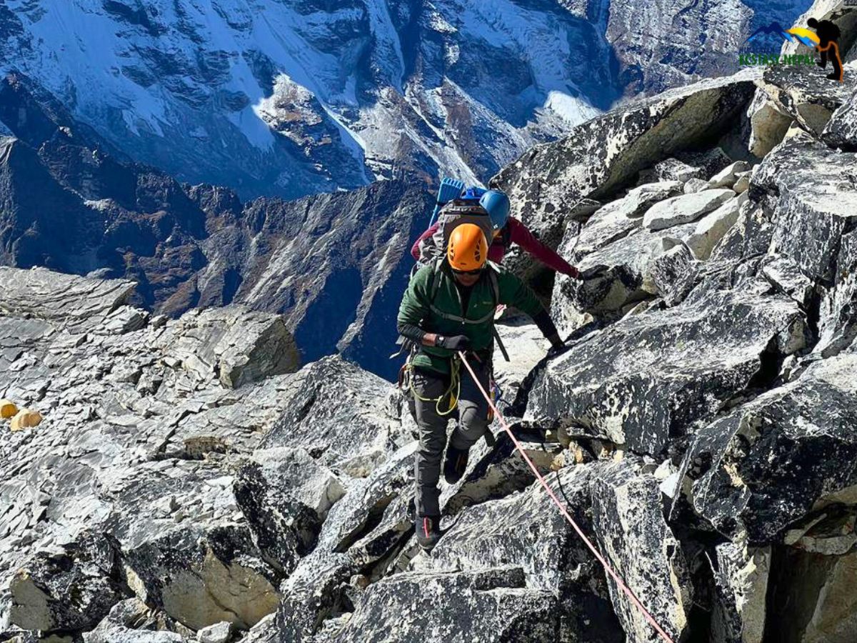 ama dablam technical climbing