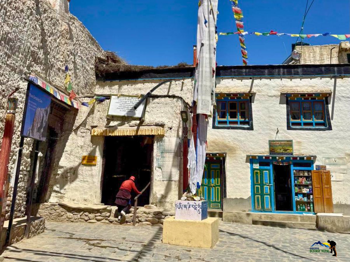 accommodation in upper mustang